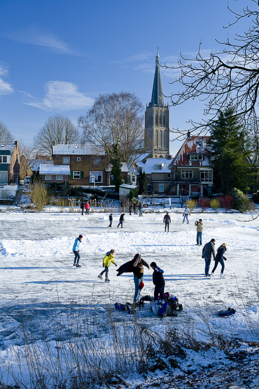 Schaatsen op de Bleekersgracht (Eendjesgracht), Doesburg.