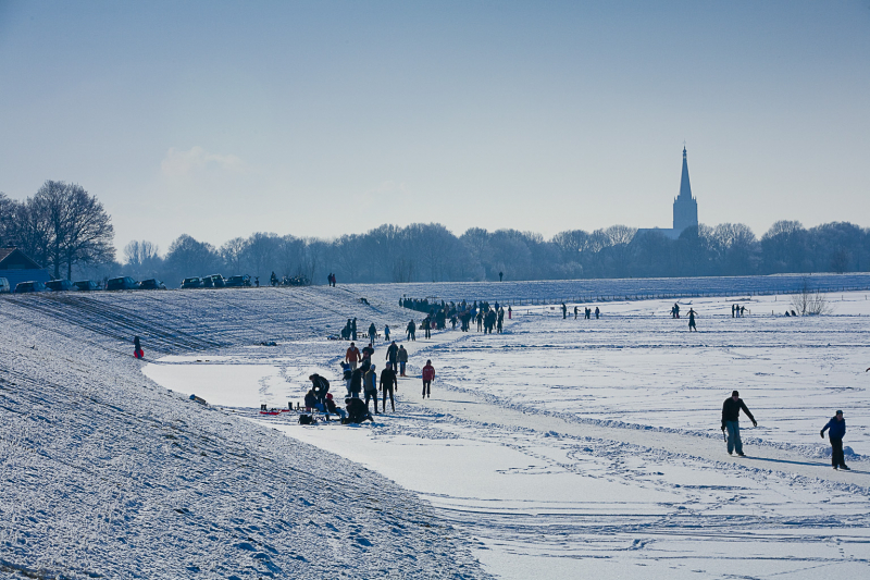 Schaatsen aan de Grietstraat, Doesburg.